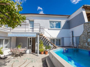 House Delfin